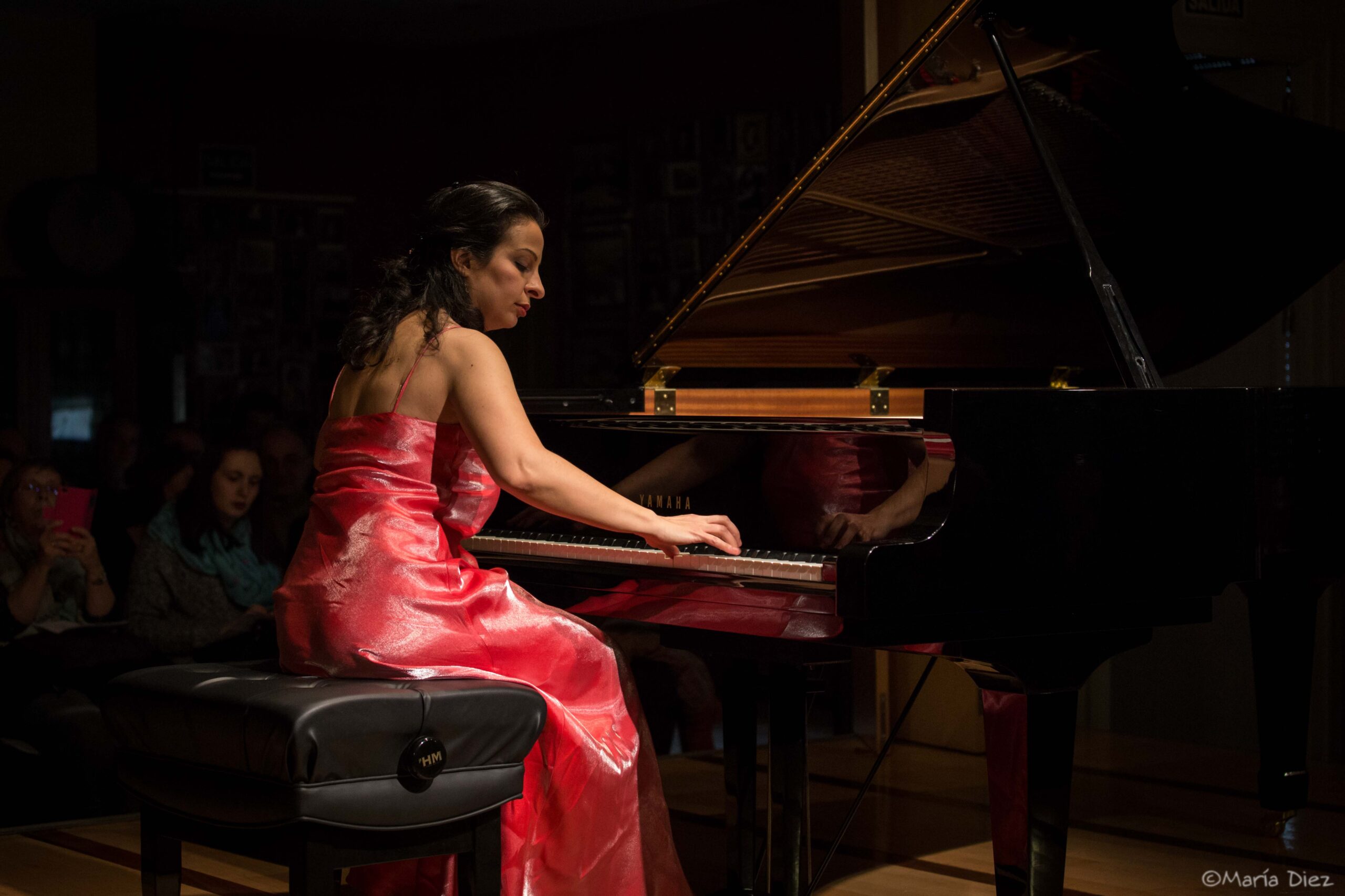 Cristina Cavalli performing at the piano